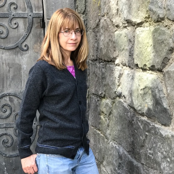 Meet your Posher, Jeanne π - Picture 2 of 8